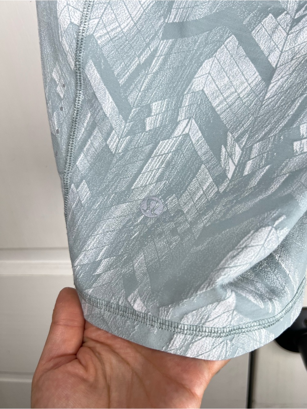 Lululemon Swift Speed High-Rise Short 8" Reverberate Chevron Jacquard Size 8 - Picture 7 of 12